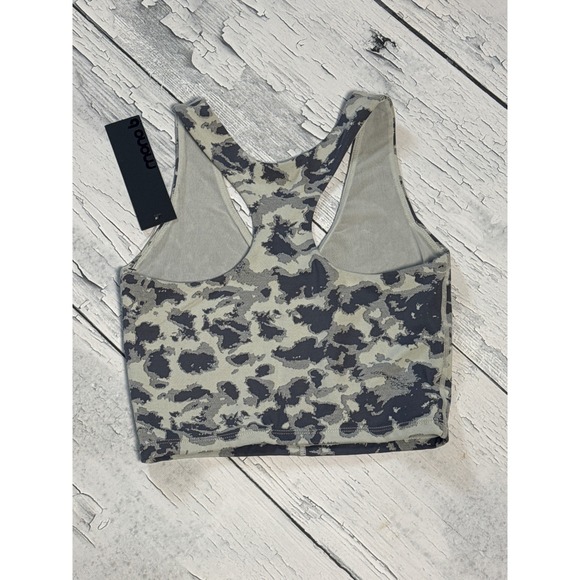 Mono B workout tank - Picture 2 of 3